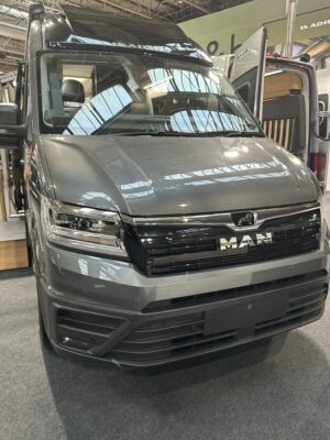 2024 Adria Twin Max 680 SGX campervan