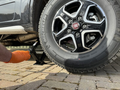 jacking a motorhome