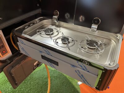 2025 Opus Off-Road Extreme folding camper hob