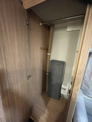2025 Weinsberg CaraOne 390 QD caravan wardrobe