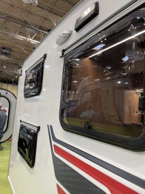 2025 Freedom Wayfarer Quad window