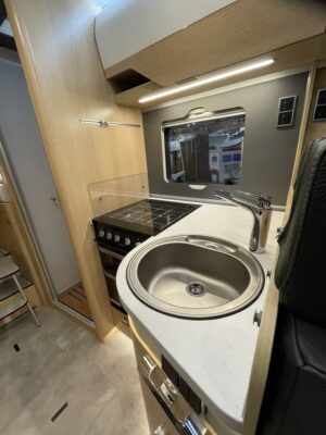 2025 Hymer B-class ModernComfort I 680 BlackLine motorhome kitchen