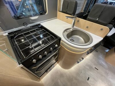 2025 Hymer B-class ModernComfort I 680 BlackLine motorhome kitchen