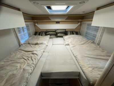2025 Hymer B-class ModernComfort I 680 BlackLine motorhome bedroom