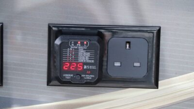 reverse polarity checker