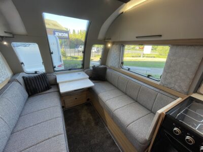 2026 Bailey Phoenix 420 Black edition caravan lounge