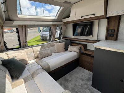 2026 Buccaneer Starliner Barracuda caravan lounge