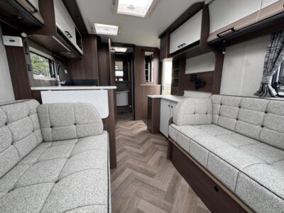 Coachman Laser Xtra 480 lounge