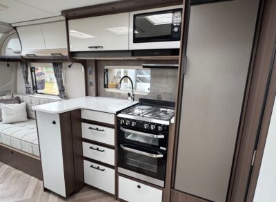 Coachman Laser 480 Xtra kitchen