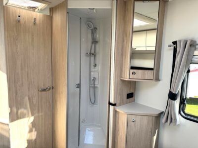 2026 Elddis Avanté Apex 550 caravan shower