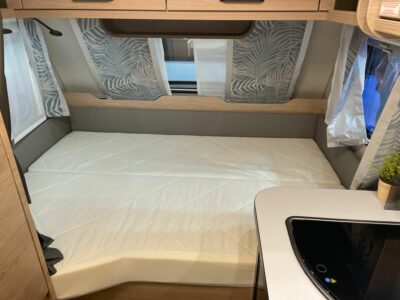 2026 Weinsberg CaraOne 390 QD caravan bed
