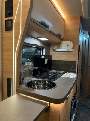 2026 Knaus Sudwind 580 QS caravan kitchen