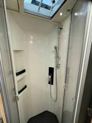 2026 Malibu I 470 RB-LE K motorhome shower