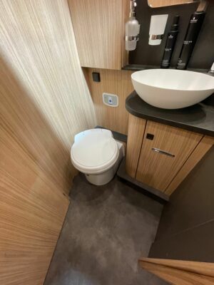 2026 Malibu I 470 RB-LE K motorhome washroom