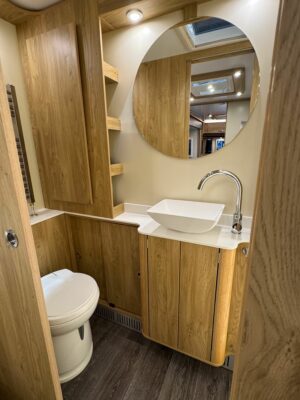 2026 Fifth Wheel Inos caravan washroom