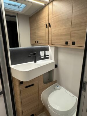 Hymer BMC washroom