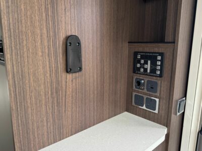 2027 Coachman Lusso III caravan E&P levelling 