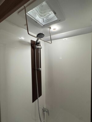 2027 Bailey Unicorn Lite Murcia caravan shower